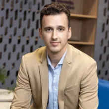 Sarkanas photo